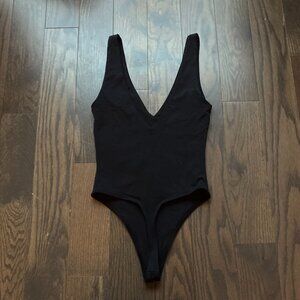 Aritzia contour V neck bodysuit